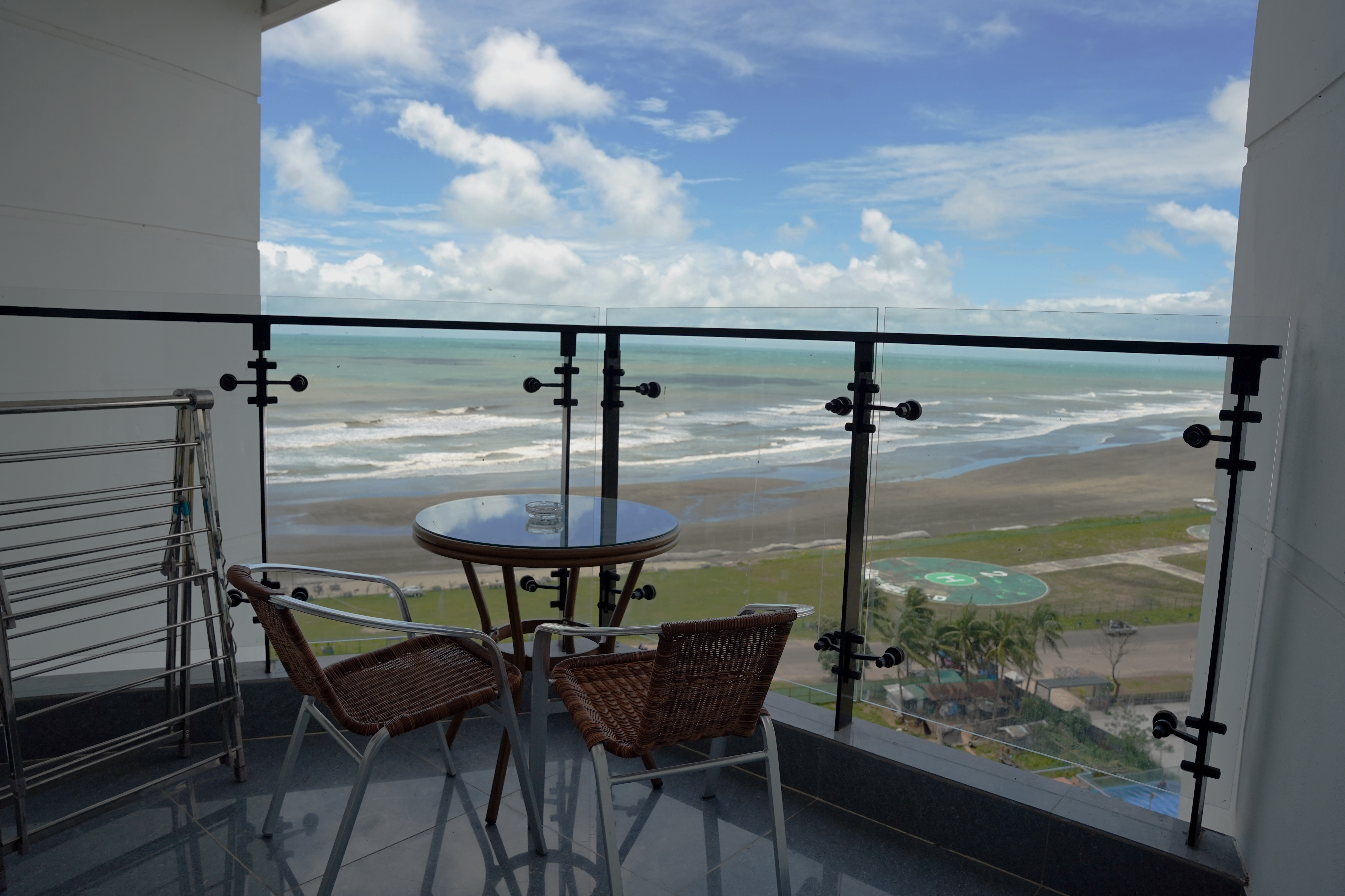 Superior Deluxe King (Sea View)
