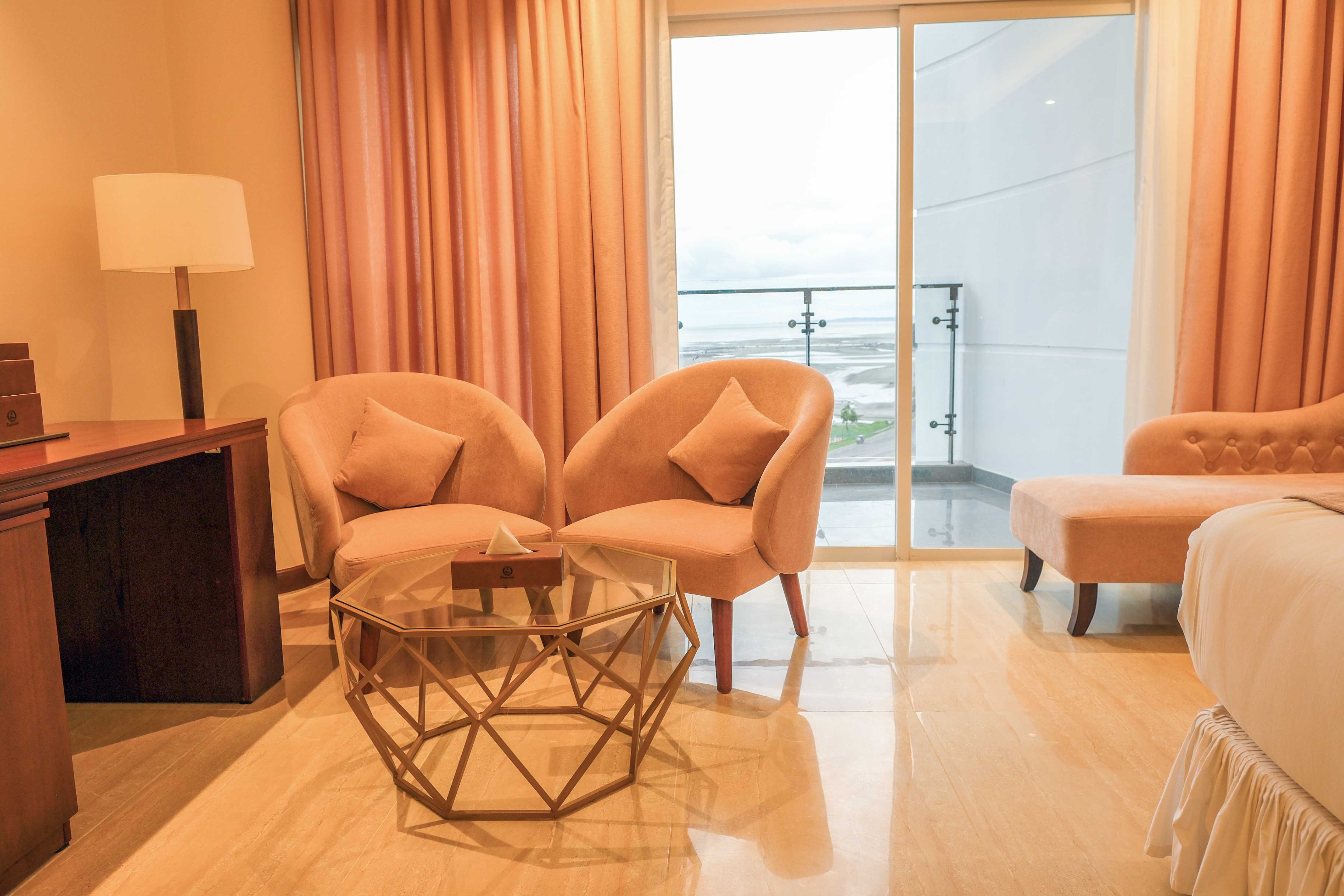 Superior Deluxe King (Sea View)