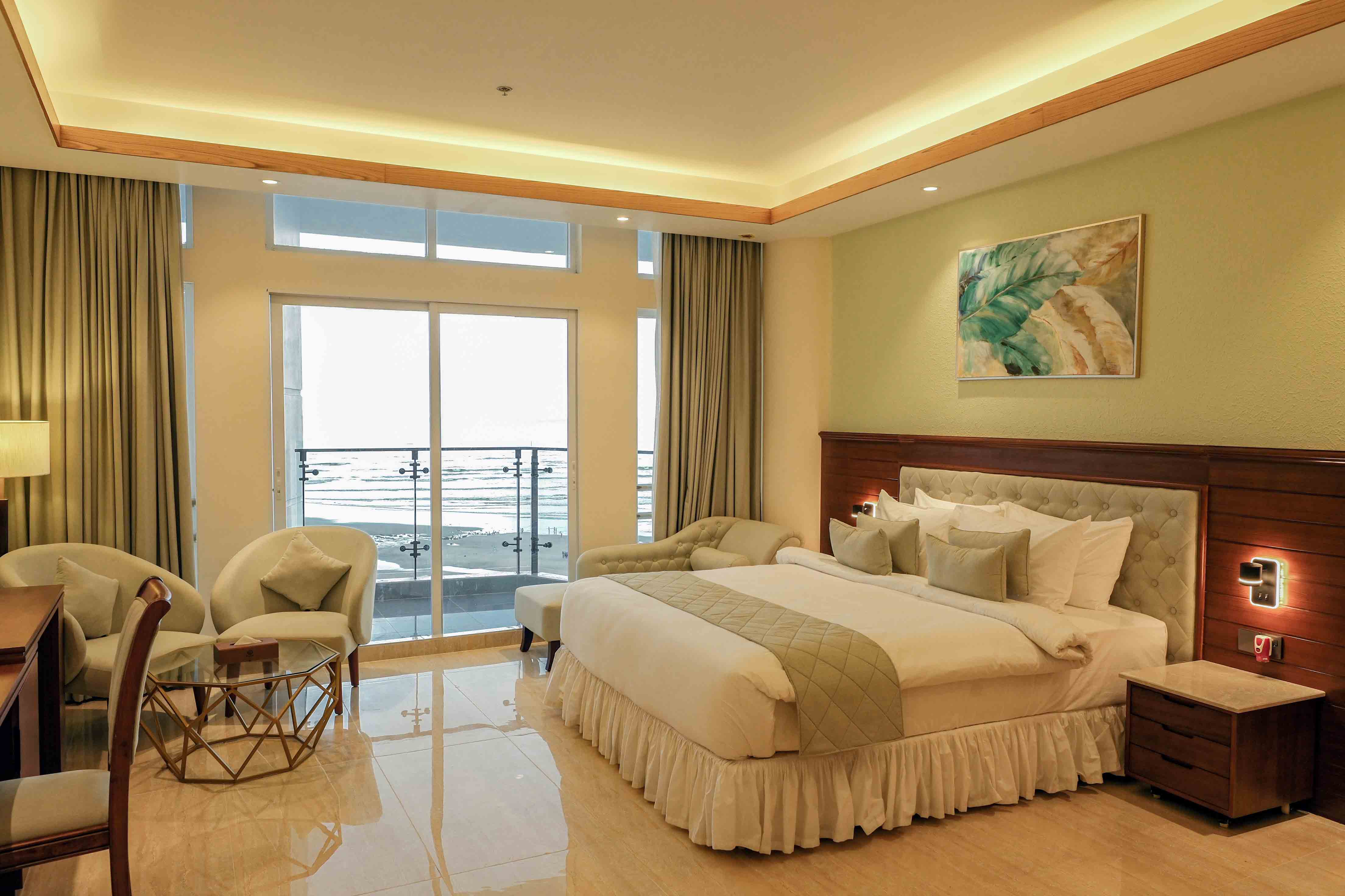 Family Connecting (Sea View)