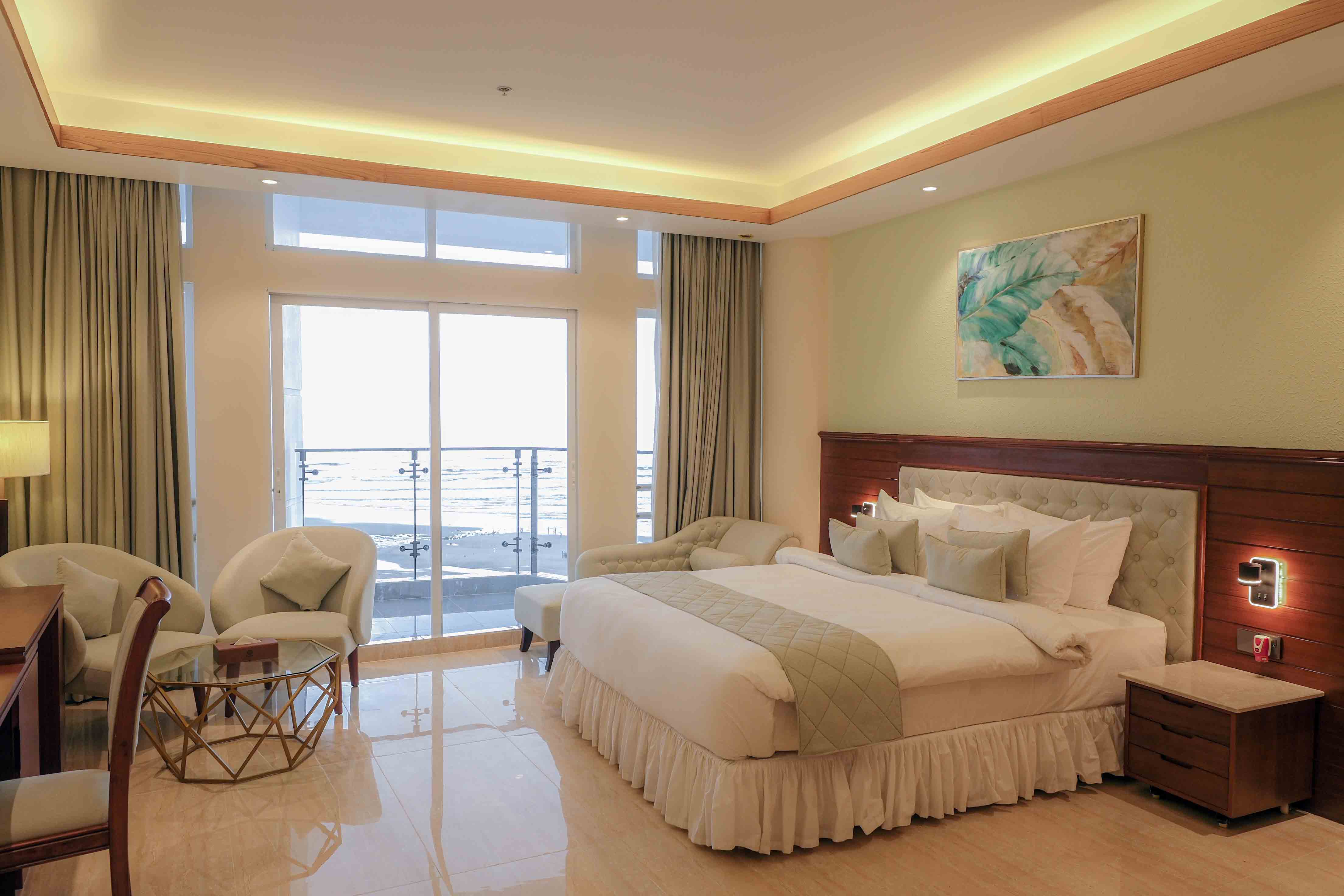Family Connecting (Sea View)