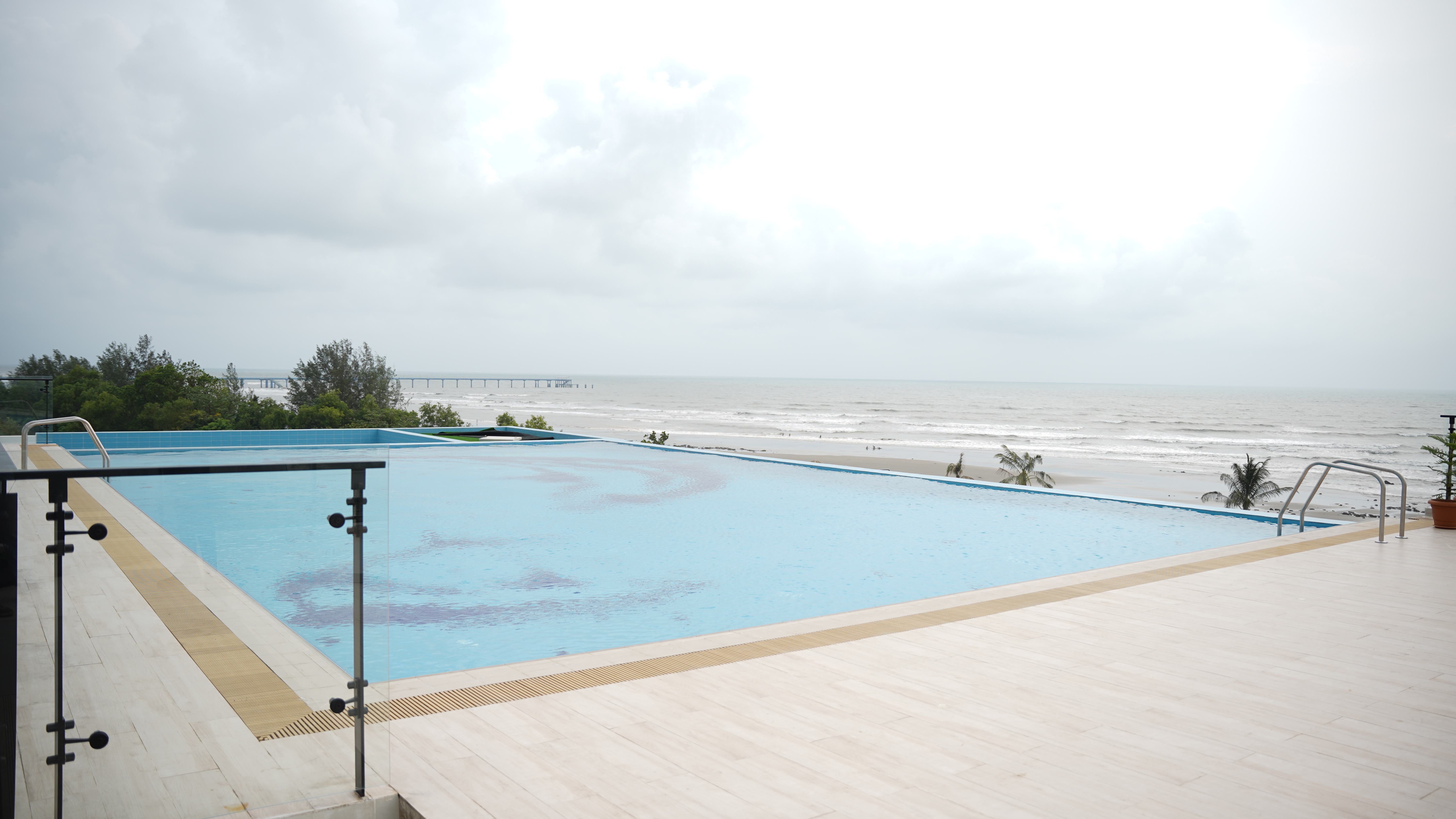 Infinity Swimming Pool